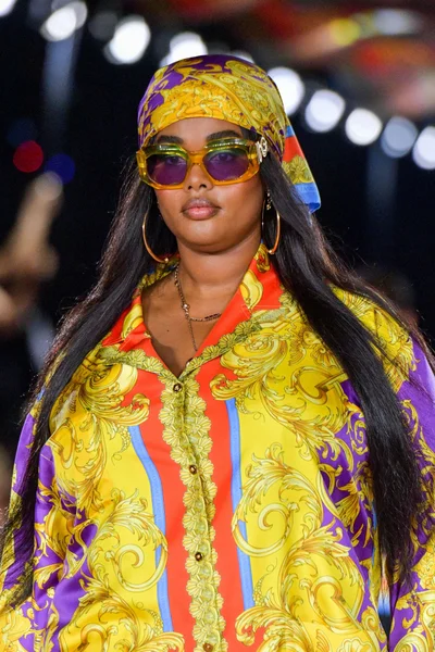 Look 15